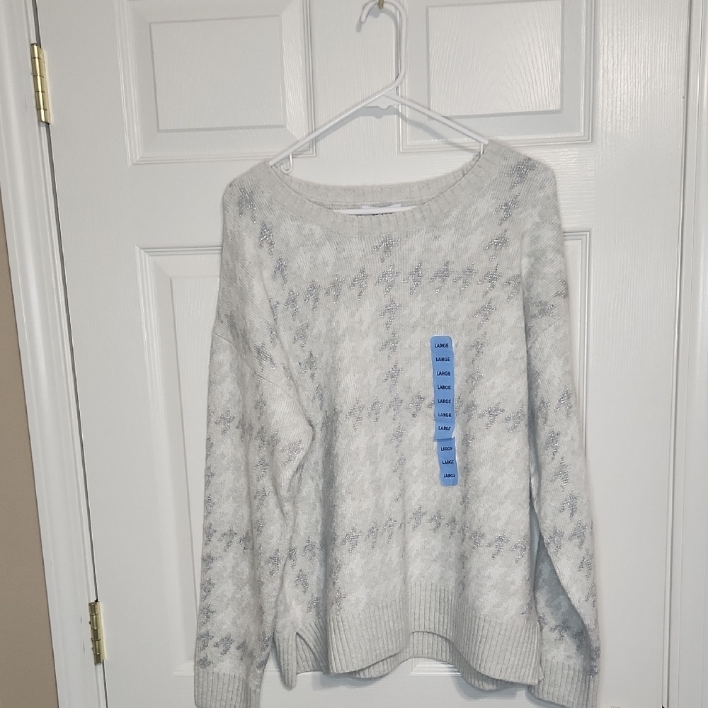 525 America Gray Crew Neck Sweater with Fuzzy Texture